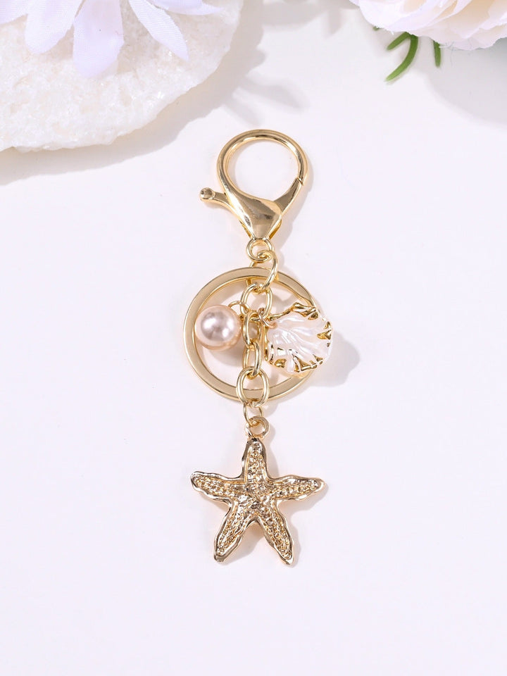 Fashion-forward nautical star keychain. Stylish maritime accessory & key holder.