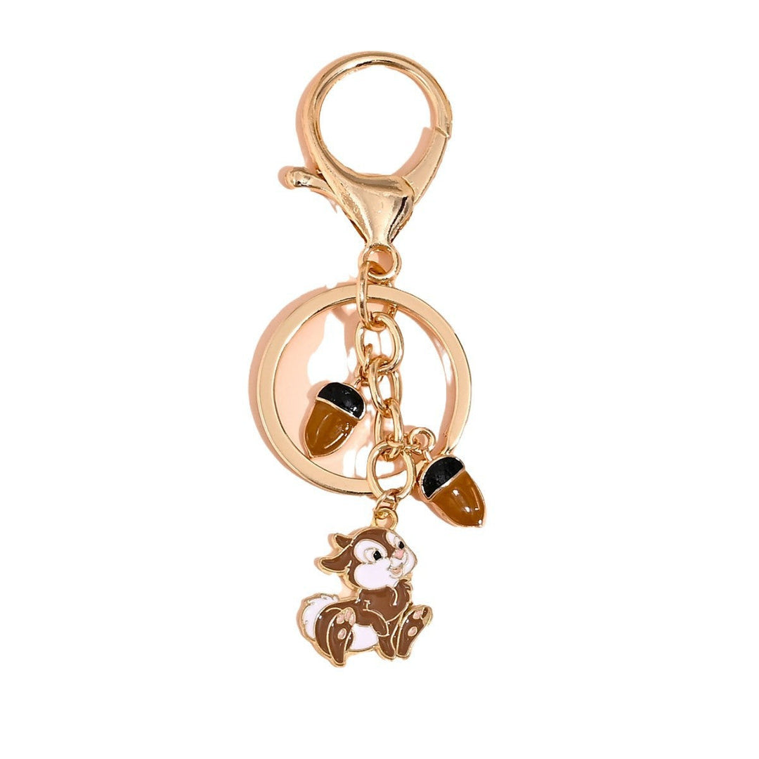 Shiny metal nautical star keychain. A fashionable maritime accessory and key holder.