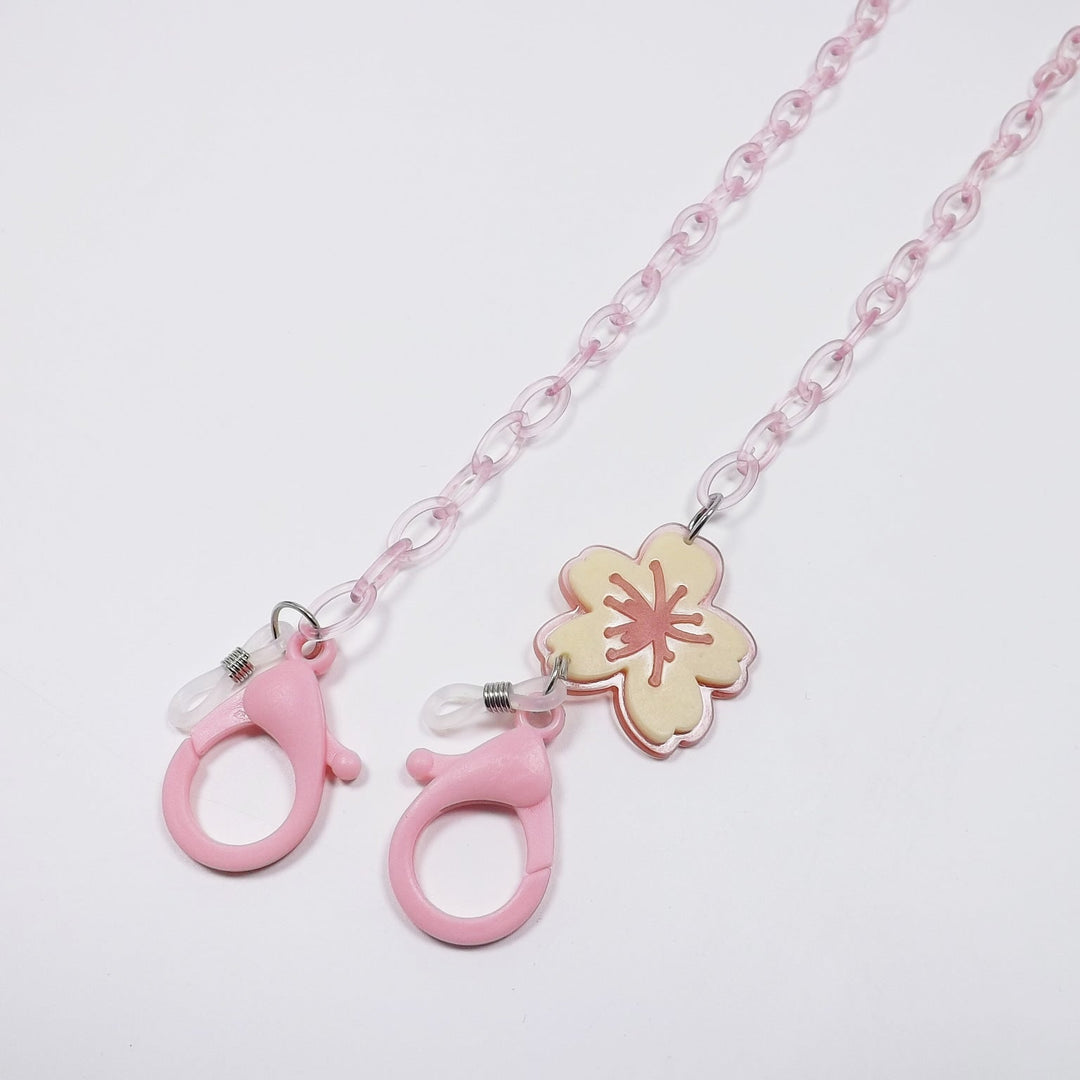 Women's floral glasses holder chain, an elegant and practical fashion accessory perfect for securing eyewear.