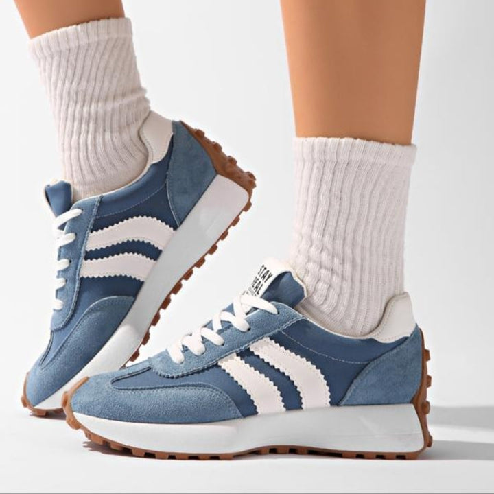 Women's retro platform sneakers in a versatile color, ideal for comfortable footwear and fashion statements.