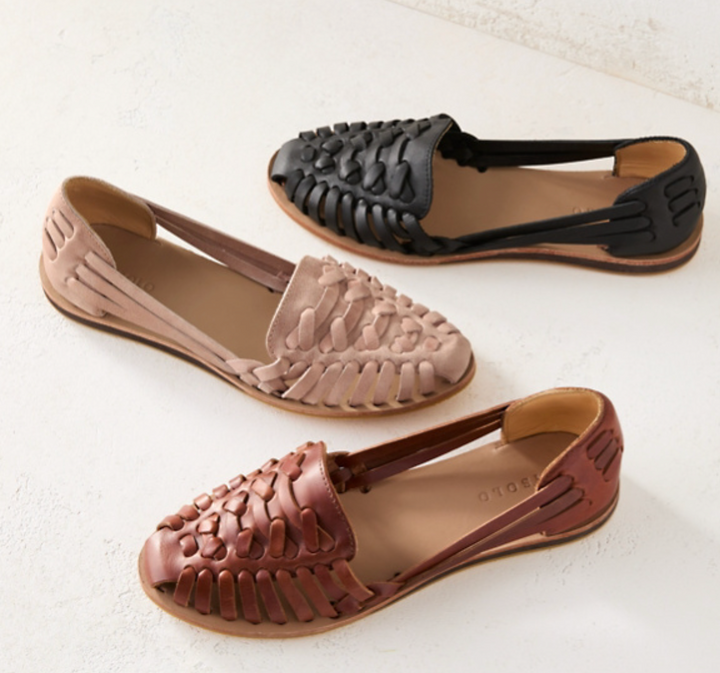 Elegant women's flat spring sandals, comfortable open-toe design suitable for casual summer outings & daily wear footwear.