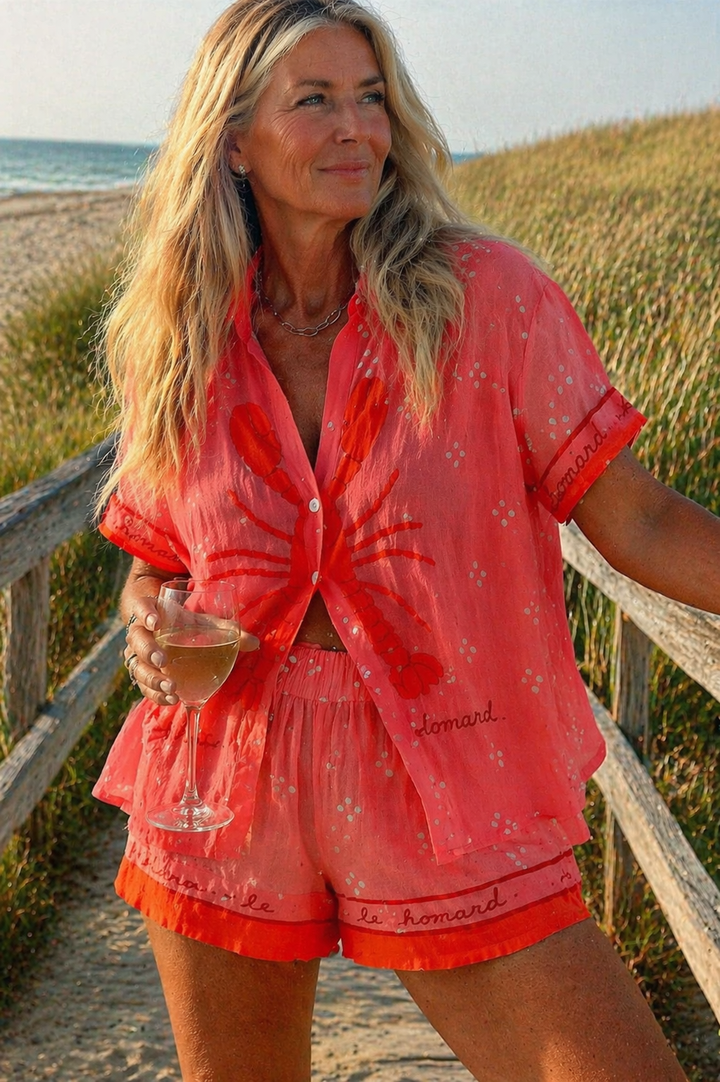 Trendy women's summer shorts set, great for resort wear, holiday outfits, and comfortable, breathable casual fashion.