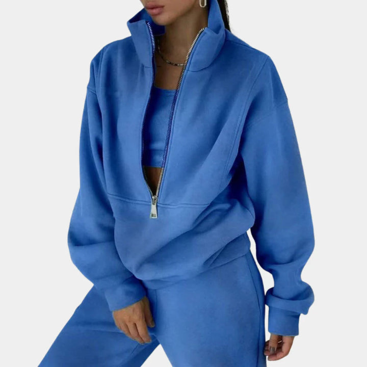 Comfortable women's loungewear two-piece set. Stylish jogger tracksuit for everyday casual wear & relaxed outfits.