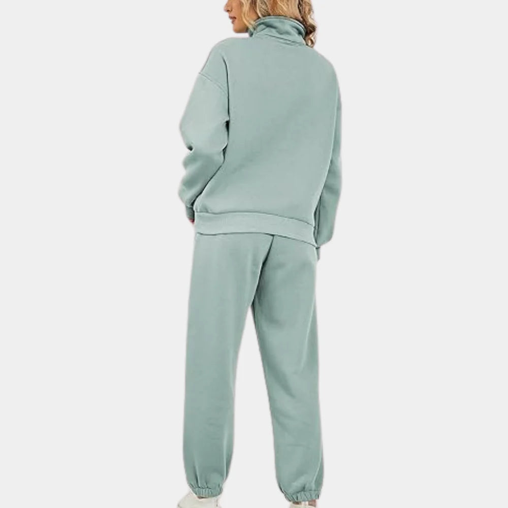 Cozy women's two-piece jogger tracksuit set. Comfortable loungewear for stylish everyday casual outfits or active use.