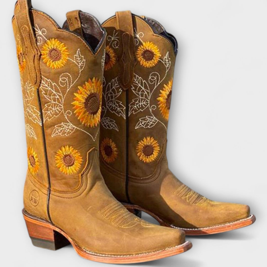 Stylish women's western cowboy boots, perfect for everyday wear. Versatile & comfortable fashion footwear.