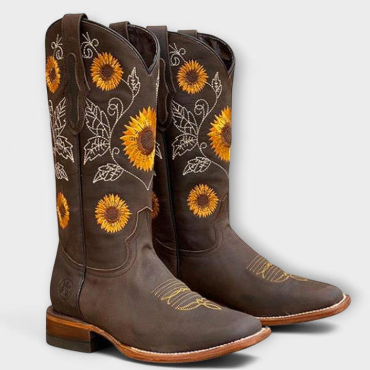 Classic women's western cowboy boots; stylish design for versatile everyday wear. Comfortable & elegant.
