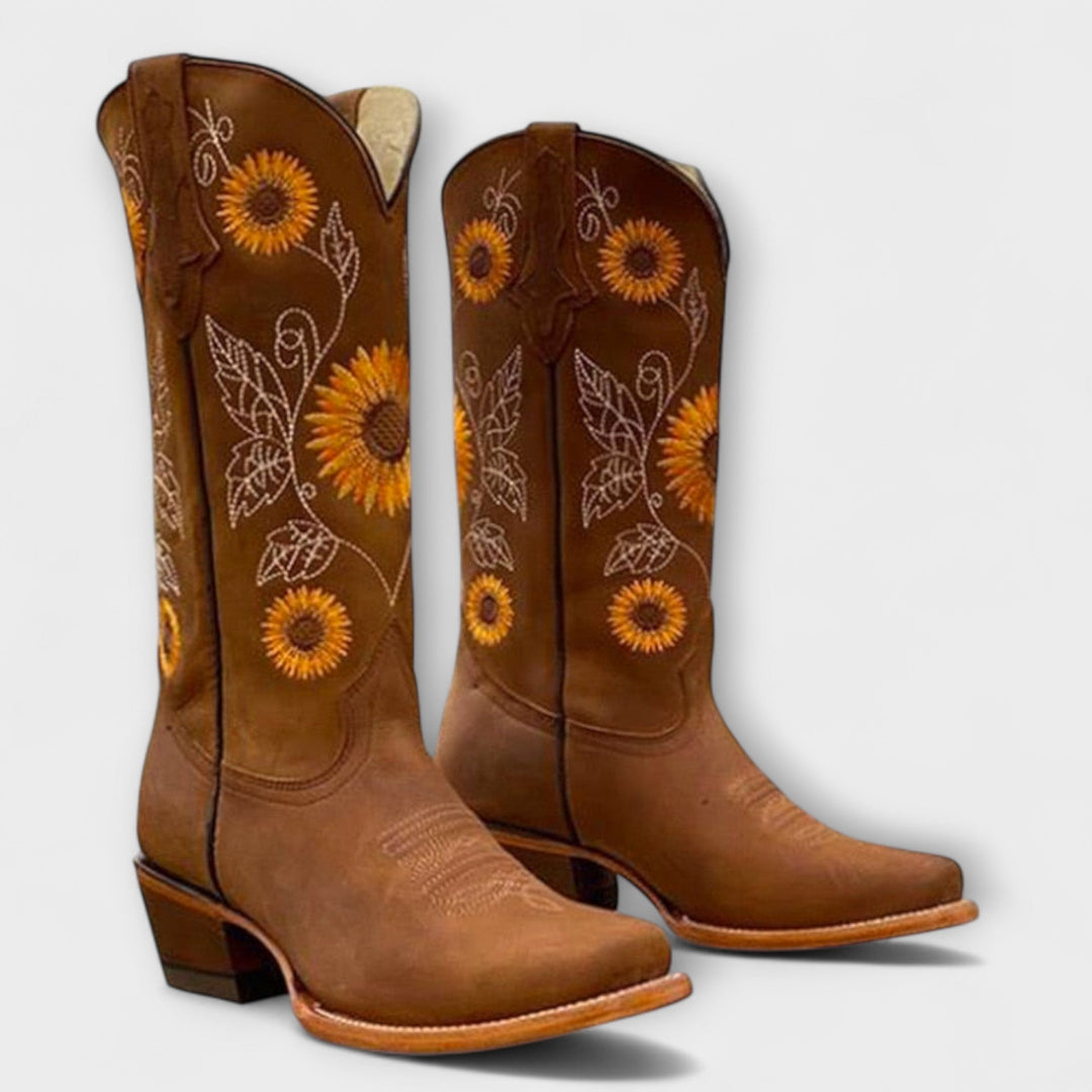 Fashionable women's western cowboy boots, ideal for fall/winter everyday wear. Stylish & comfortable.