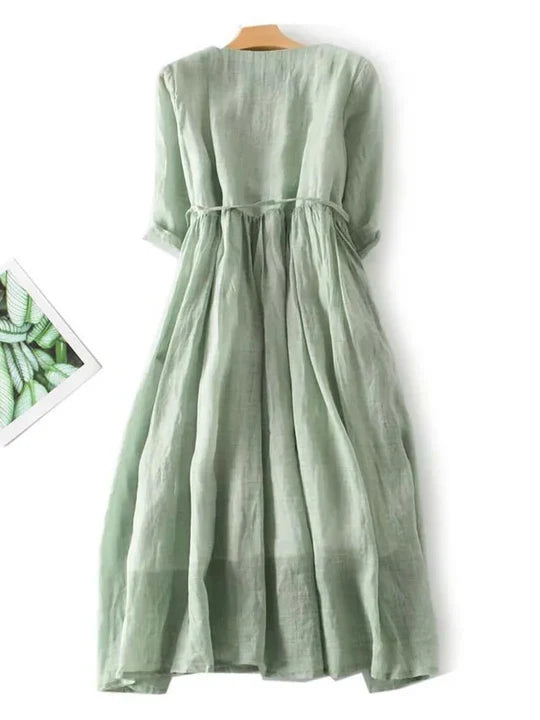 Fashionable women's ruffle beach dress with O-neck; lightweight & breathable, perfect for summer holidays.