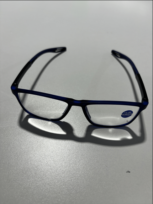 Enhance clear vision with these ultralight multifocal eyeglasses for men & women.