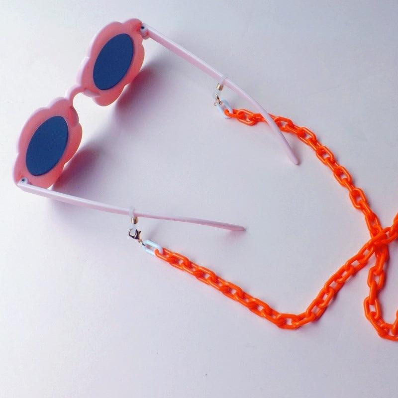 Lightweight 24-inch plastic eyeglass chain holder for men & women, a secure & stylish accessory.