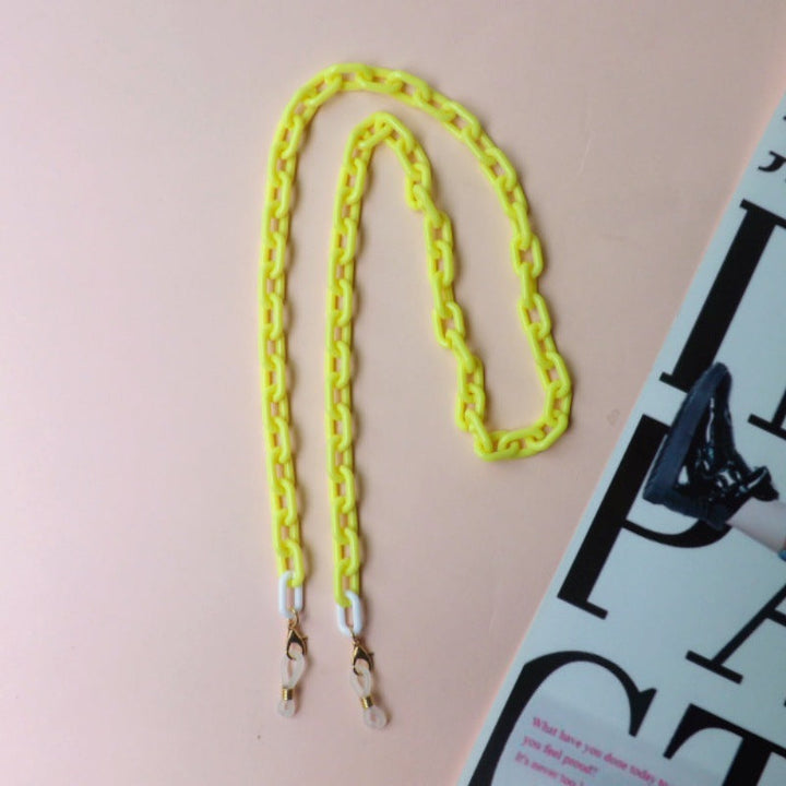 Modern 24-inch plastic eyeglass chain for men & women, a lightweight and trendy glasses holder.