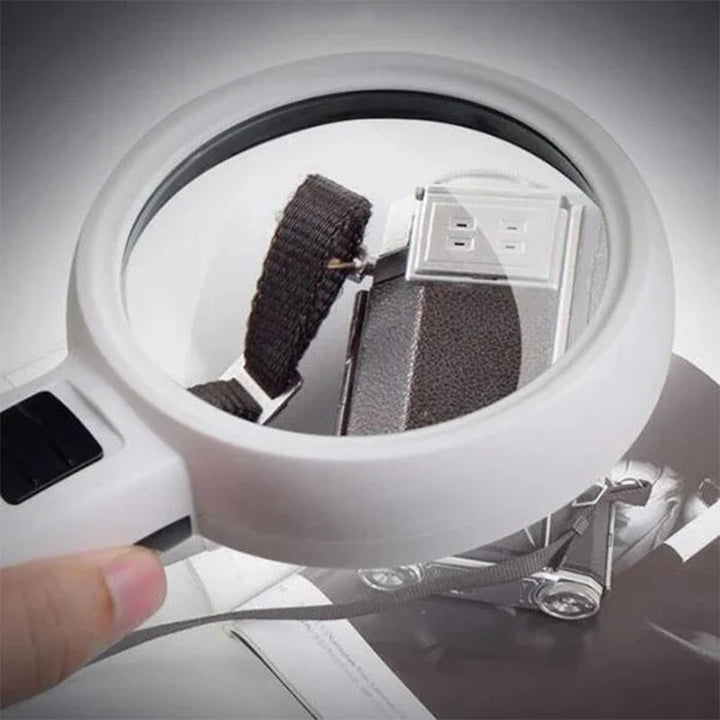 Unisex 30x LED reading magnifier with clear glass lens, perfect for seniors & low vision.