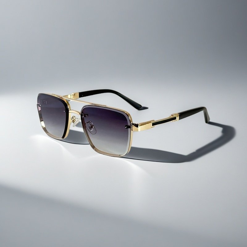 Elegant unisex aviator square sunglasses: gold-tone metal frame & gradient lenses for fashion eyewear.