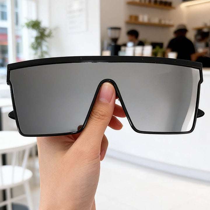 Sleek bold rectangle sunglasses, a versatile unisex fashion accessory providing comfortable wear and UV defense.