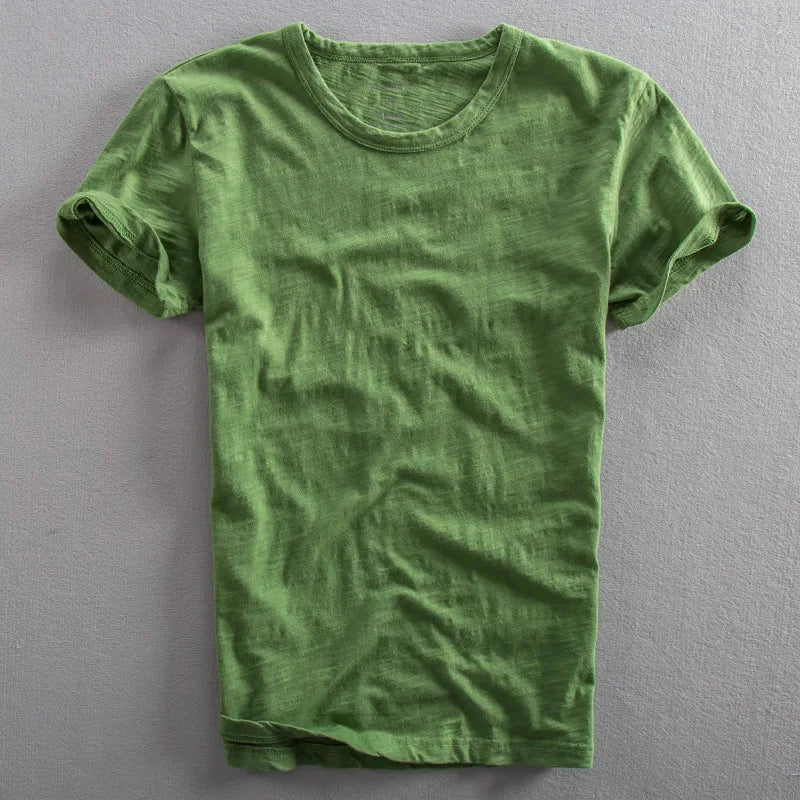 Regular fit unisex short sleeve t-shirt, a versatile basic tee for all seasons.