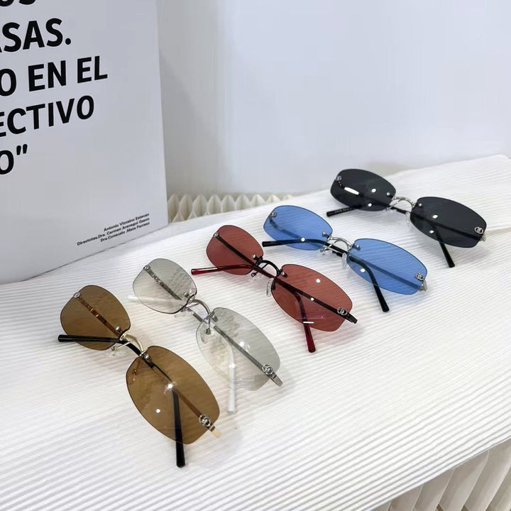 Unisex elegant premium metal frame sunglasses. Sleek design for fashion & UV protection.