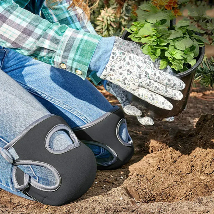 Green cushioned knee pads for gardening & DIY. Unisex design offers thick gel padding & superior knee protection.