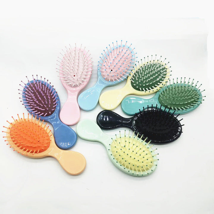 Gentle detangling comb for all hair types. Reduces breakage, promotes strong, healthy hair.