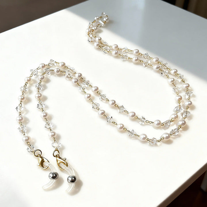 Eye-catching glasses chain, a trendy accessory for any eyewear.