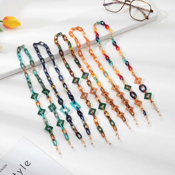 Unisex fashion glasses chain, a stylish eyewear holder & sunglasses strap for all types of spectacles.