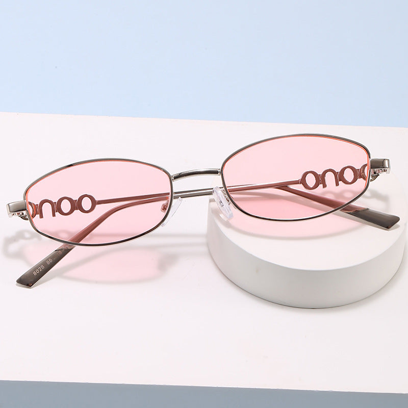 Stylish unisex oval shades, full UV protection eyewear, a chic accessory for any look.