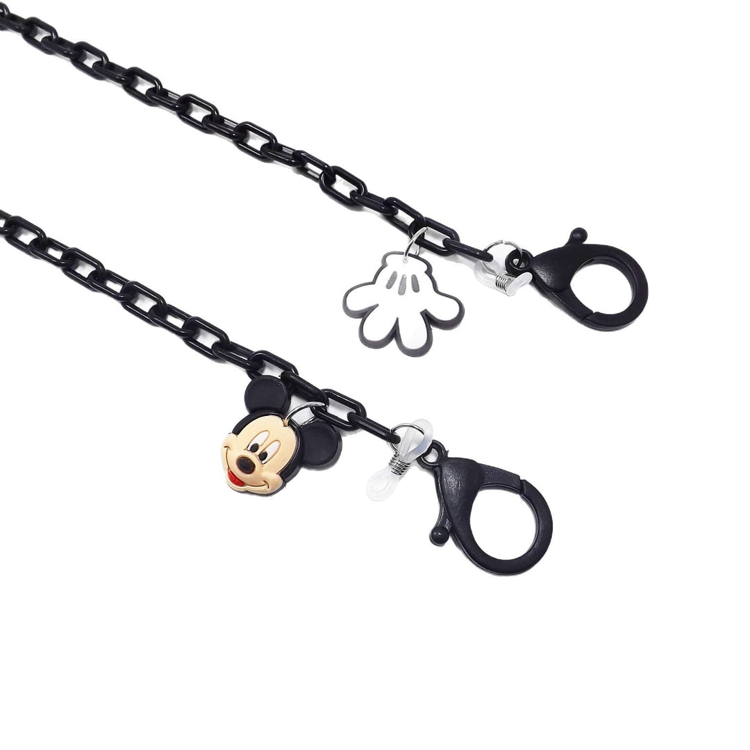 Fashion phone charm lanyard, 22-inch, a chic phone holder for secure, hands-free smartphone use.