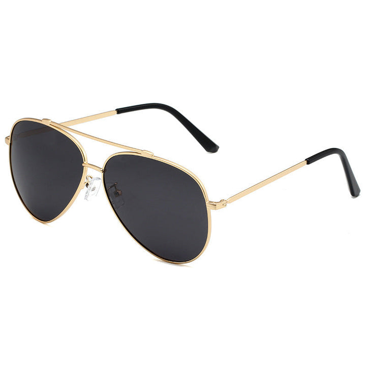 Unisex fashion pilot sunglasses with gold frame & dark lenses for UV protection; stylish aviator shades.