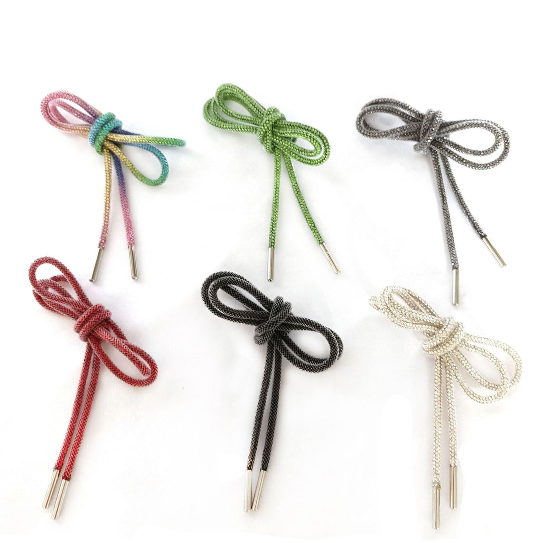 Durable white replacement shoe laces, suitable for all types of sneakers & casual footwear. Fashion accessory.