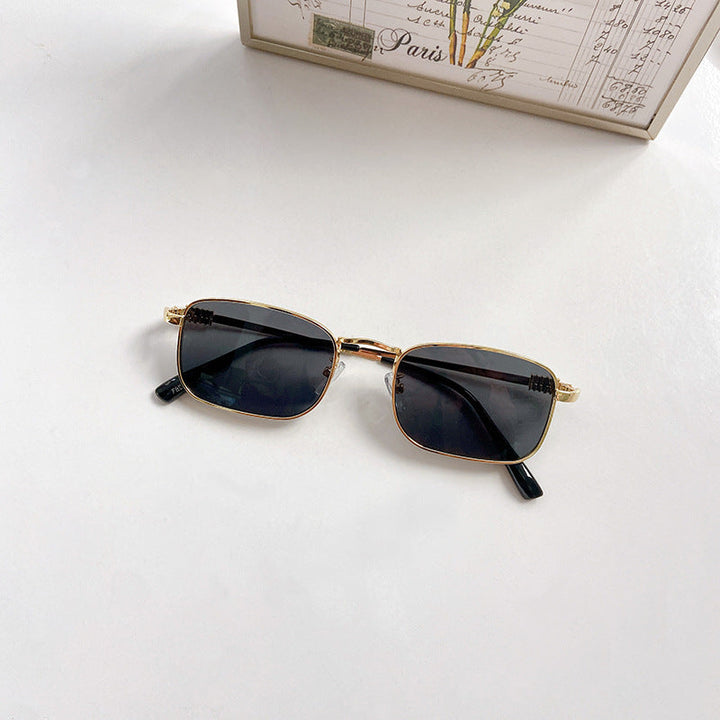 Essential fashion accessory: sleek unisex square frame glasses for everyday style.