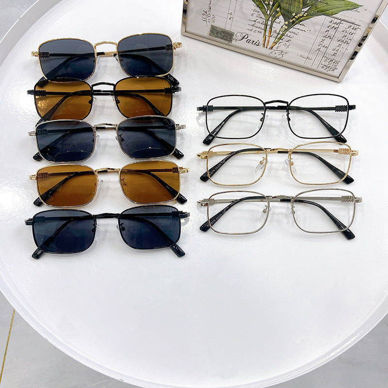 Modern square frame glasses, a stylish eyewear choice suitable for any gender.