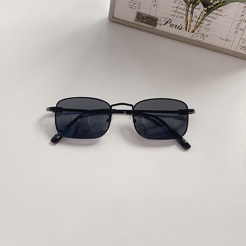 Versatile fashion square frame eyewear, trendy and suitable for all genders.