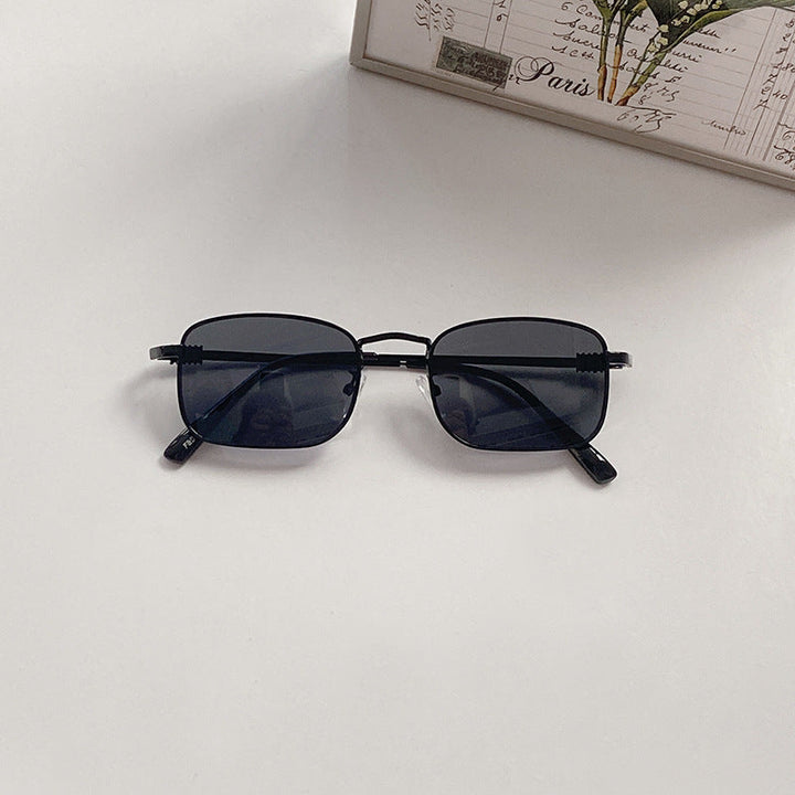 Versatile fashion square frame eyewear, trendy and suitable for all genders.