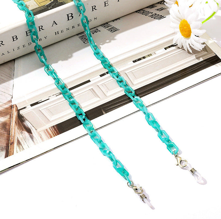 Everyday wear clip clasp chain, designed for securing both masks and eyewear.