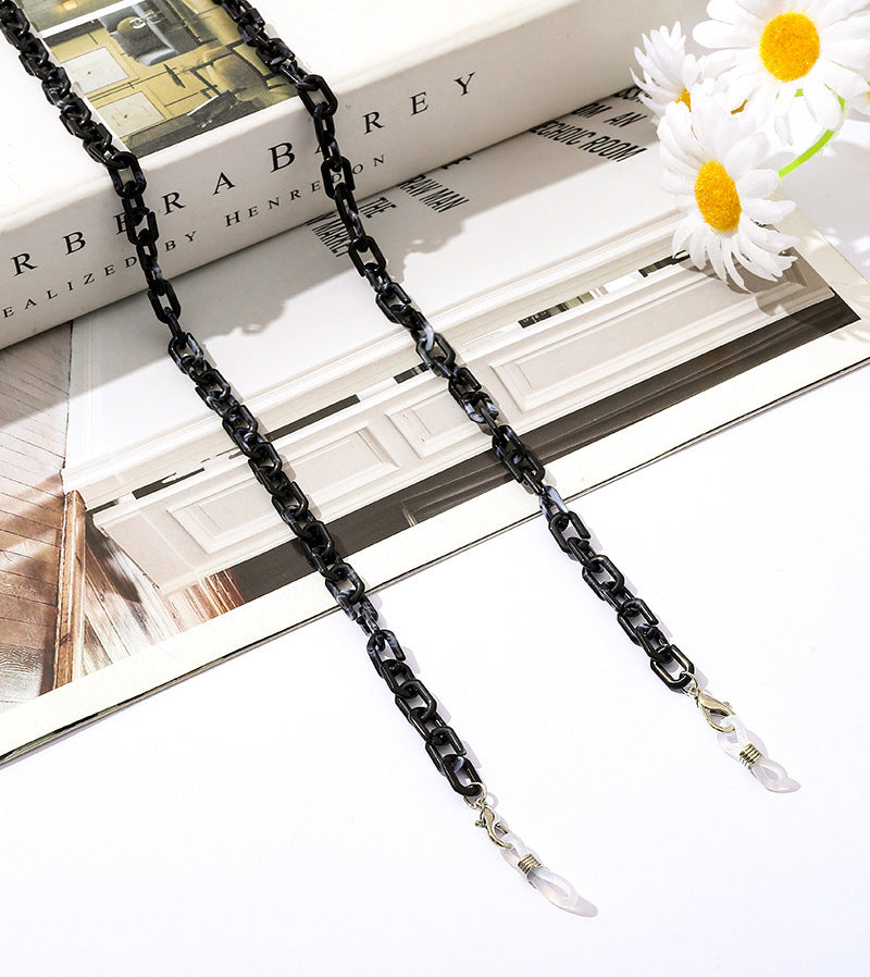 Secure clip clasp chain, ideal for keeping face masks and eyeglasses accessible.