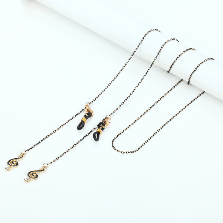 Thoughtful gift: a fashionable glasses holder necklace with an elegant charm for any occasion.