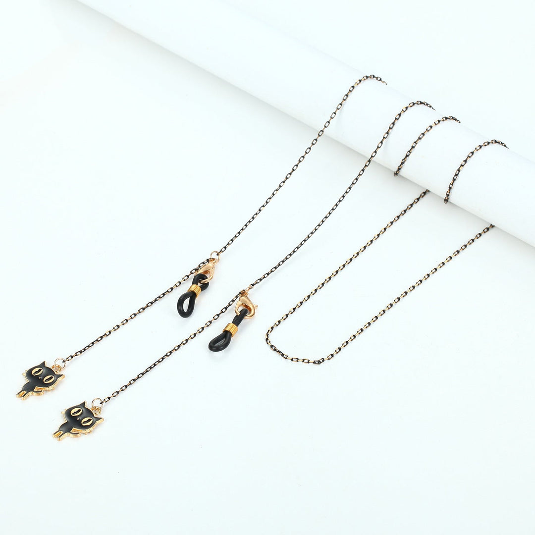 Durable metal glasses chain necklace with a fashionable pendant, perfect for everyday wear.