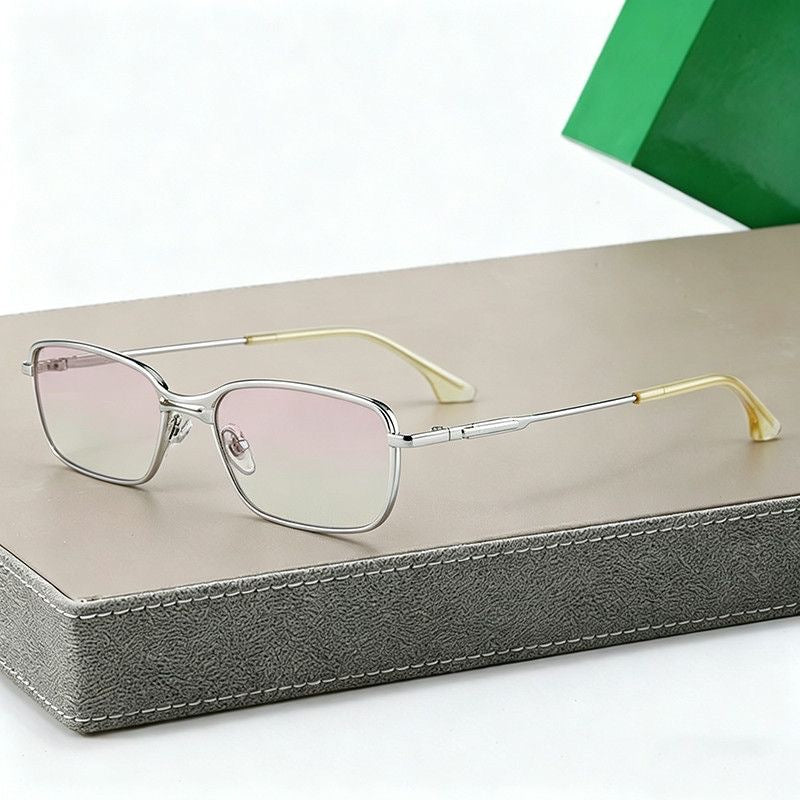 Modern metal frame eyeglasses, unisex and stylish, perfect lightweight optical eyewear accessory.