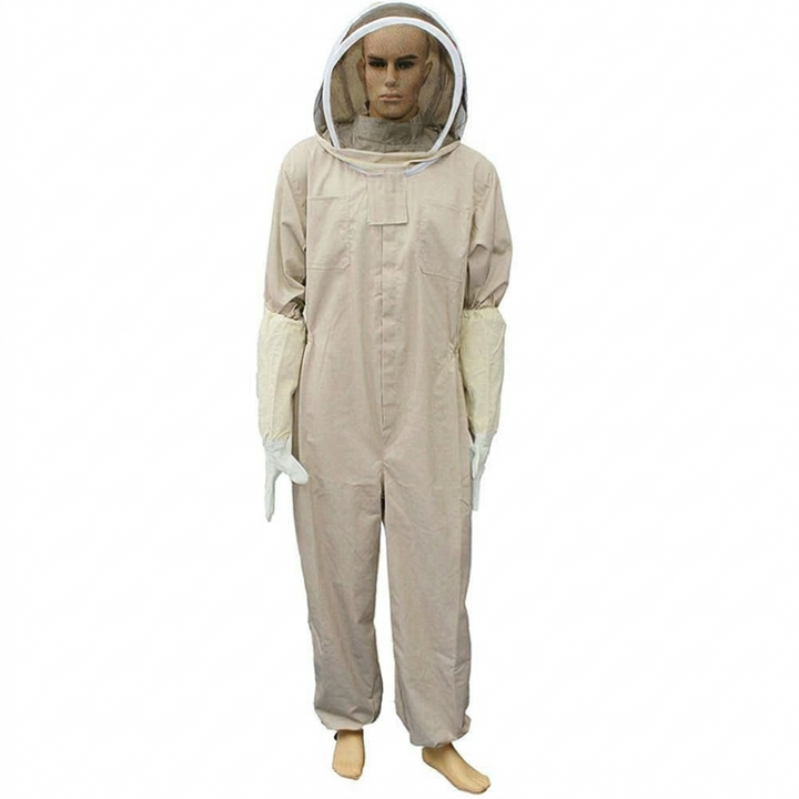 Premium WC2026 beekeeping suit: full body ventilated design ensures comfort and maximum protection for hive work.