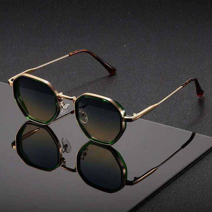 Retro-inspired geometric tortoiseshell sunglasses, unisex, featuring gradient lenses for comfortable vision and style.