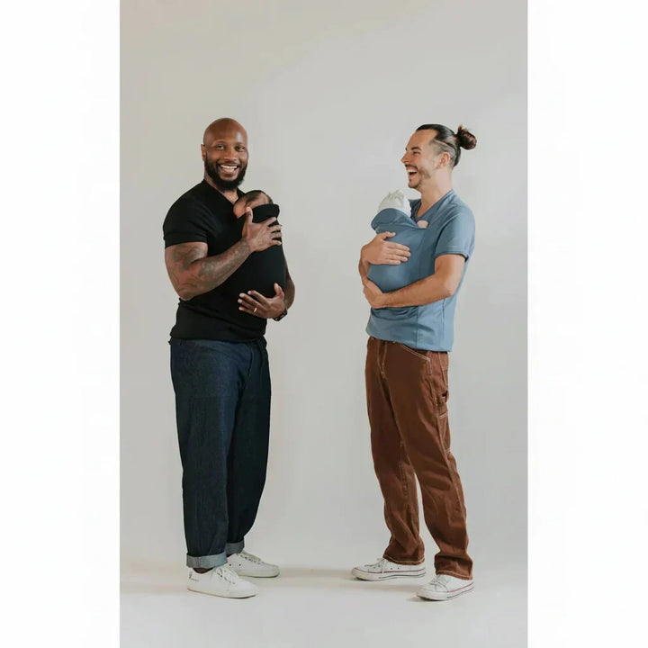 Versatile unisex baby carrier shirt, hands-free for newborns. Great for bonding & discreet nursing with pouch.