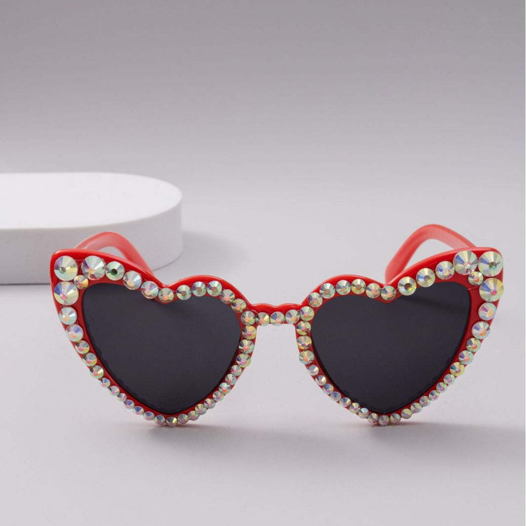 Unisex heart-shaped rhinestone sunglasses, trendy fashion eyewear with UV protection.