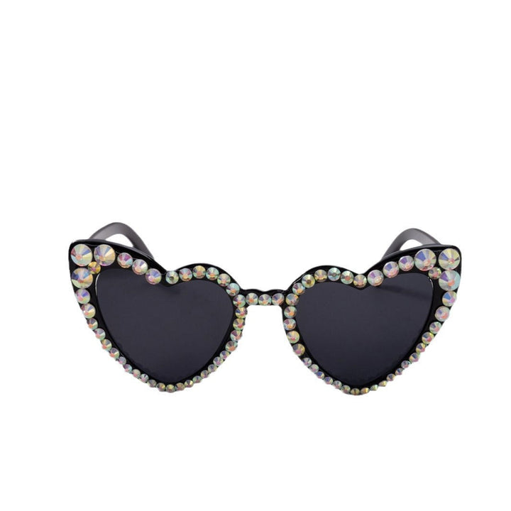 Chic heart-shaped rhinestone sunglasses, a must-have summer accessory.