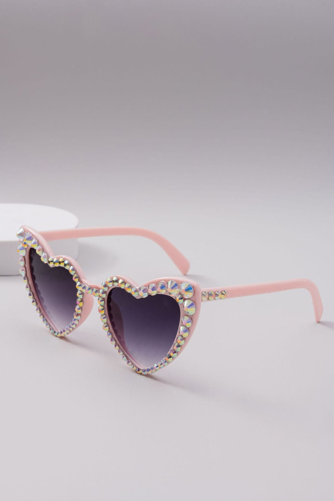 Stylish heart rhinestone sunglasses, ideal for parties, festivals, or beach days.