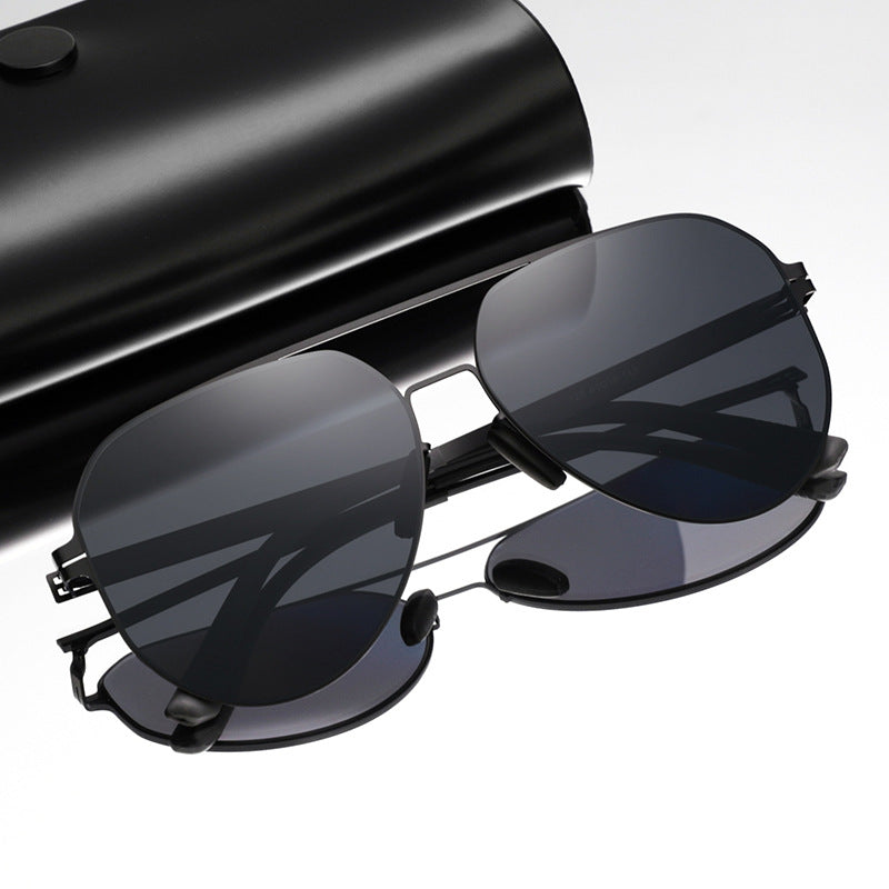 Unisex high-performance aviator sunglasses. UV400 protection eyewear for ultimate eye safety & style.