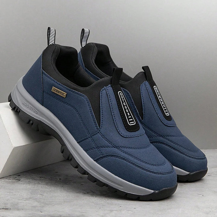 Unisex lightweight outdoor walking shoes for everyday comfort with a flexible sole, perfect for travel & casual wear.