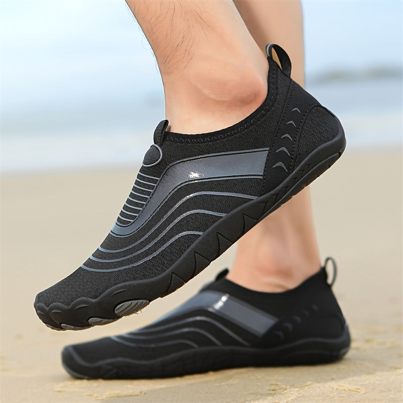 Unisex aqua socks with non-slip sole. Ideal lightweight quick-dry swimming & beach shoes for comfort.