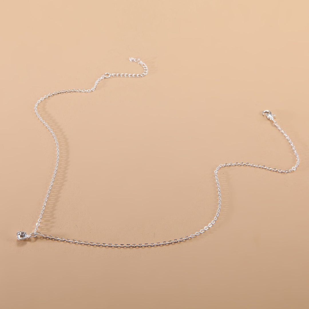 Stylish unisex minimalist adjustable chain necklace, a trendy elegant jewelry gift for any occasion.