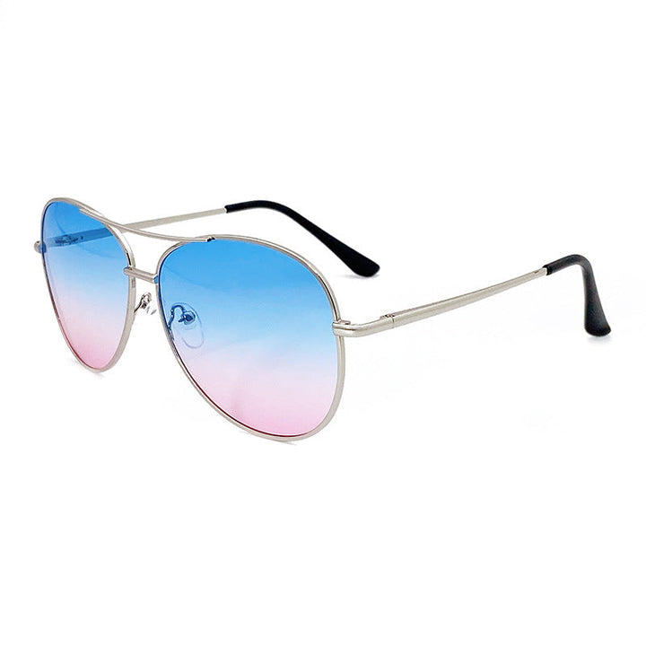 Chic unisex pilot sunglasses. UV protection eyewear, a modern, trendy & comfortable fashion accessory.
