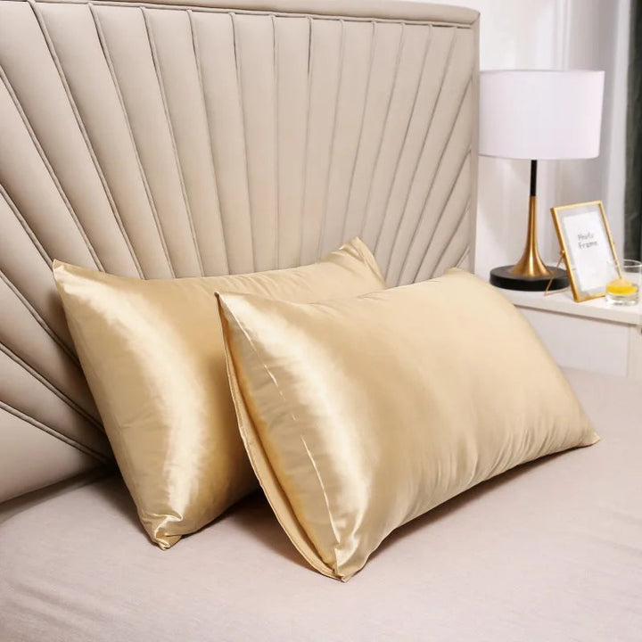 Smooth mulberry silk pillowcase: protects hair, nourishes skin, reduces sleep wrinkles for all.