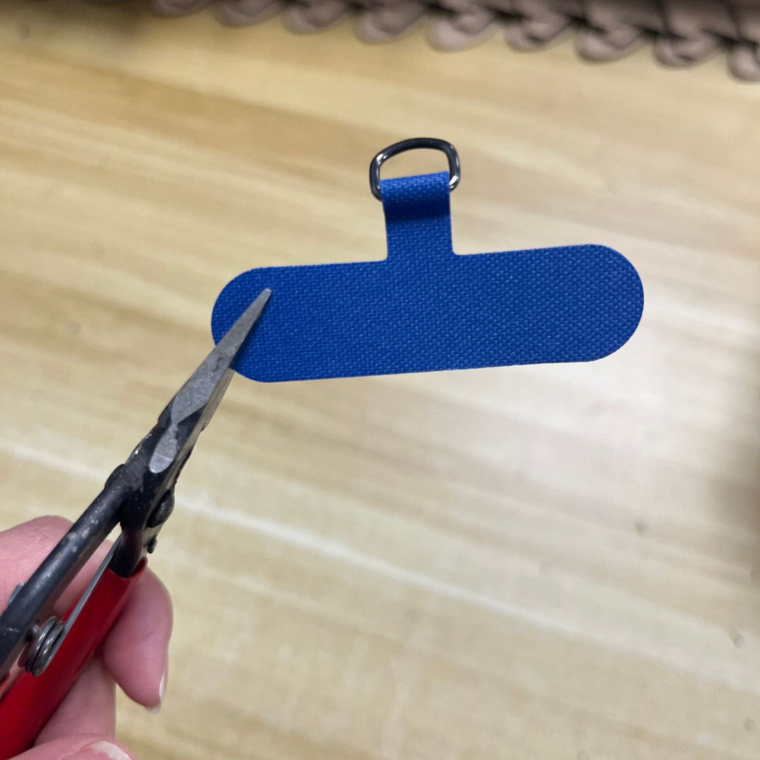 Versatile attachment strap for travel & outdoor gear. Multi-purpose utility for organizing essentials.